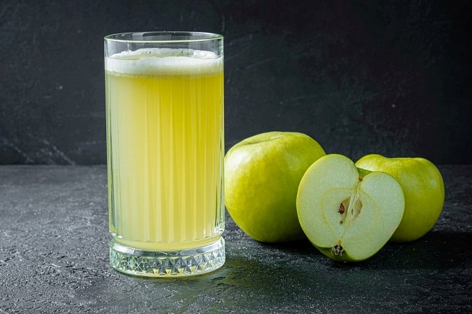 Свежевыжатый сок яблочный
